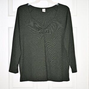 Tierre and Sky Dark Green V-Neck Ribbed Top